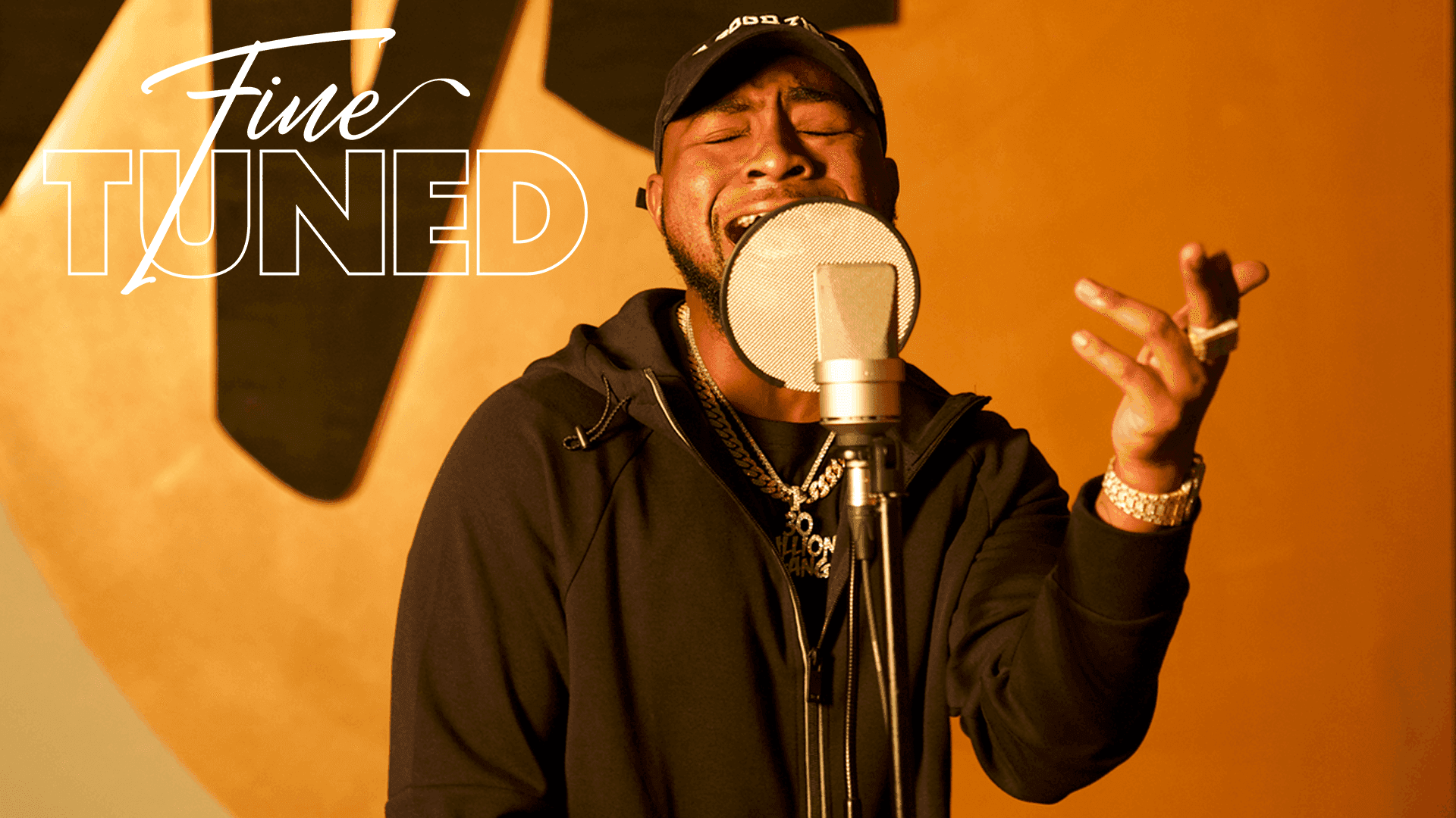 Watch Davido Perform “Fall” & "Risky" for Fine Tuned