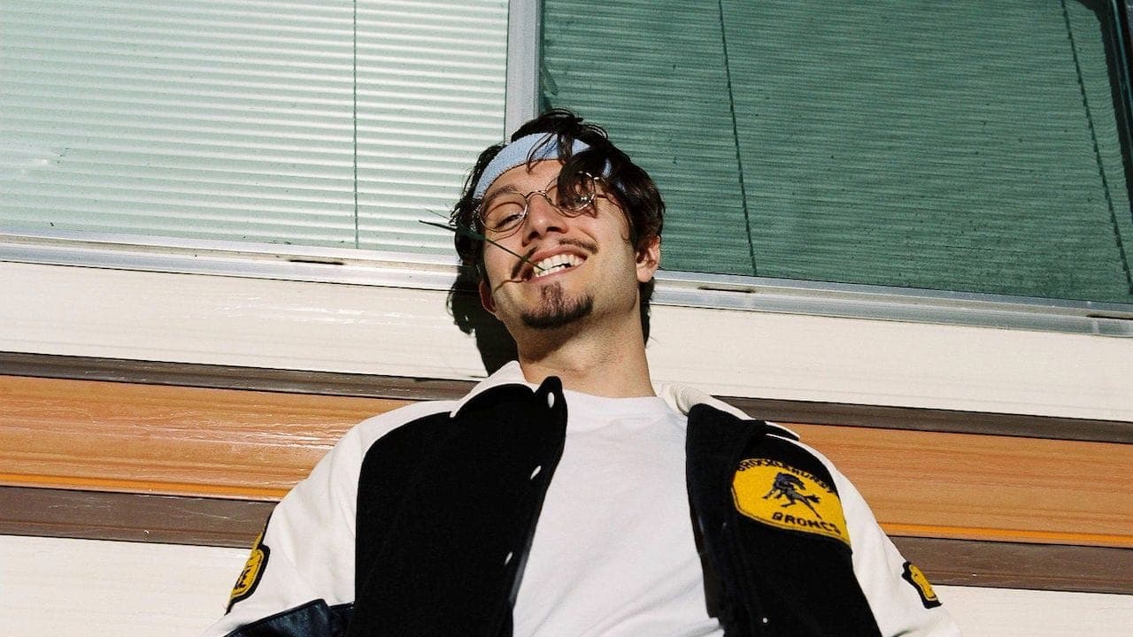 bbno$ Isn’t Scared of Falling Off